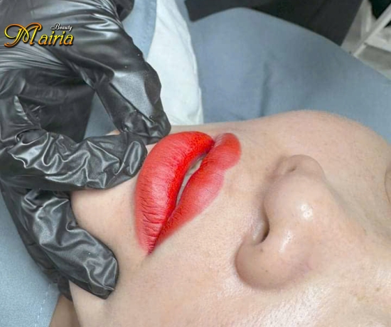 Mẫu môi nữ đỏ cherry