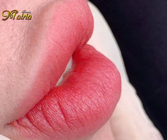 Son đỏ ( có tinh chất dưỡng môi )